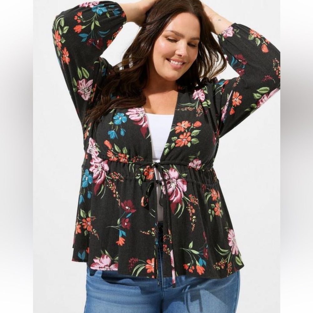 Torrid 3x tie front top, black floral, BNWT